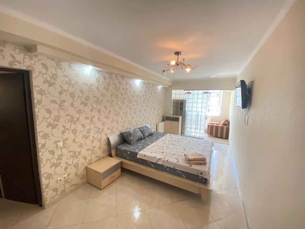 Ultra Central Double Room Appartment In Chisinau Exterior foto